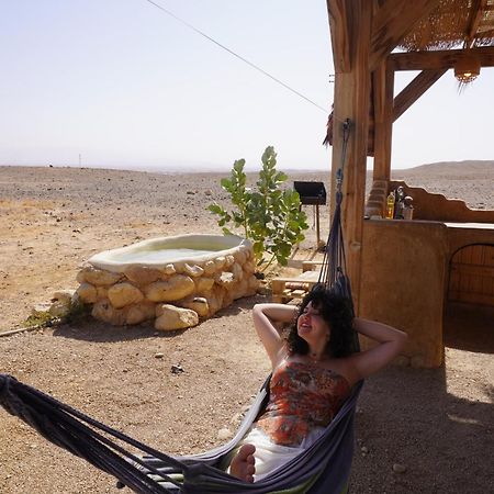 Desert Days Mud Cabin'S Resort Tzukim Bagian luar foto