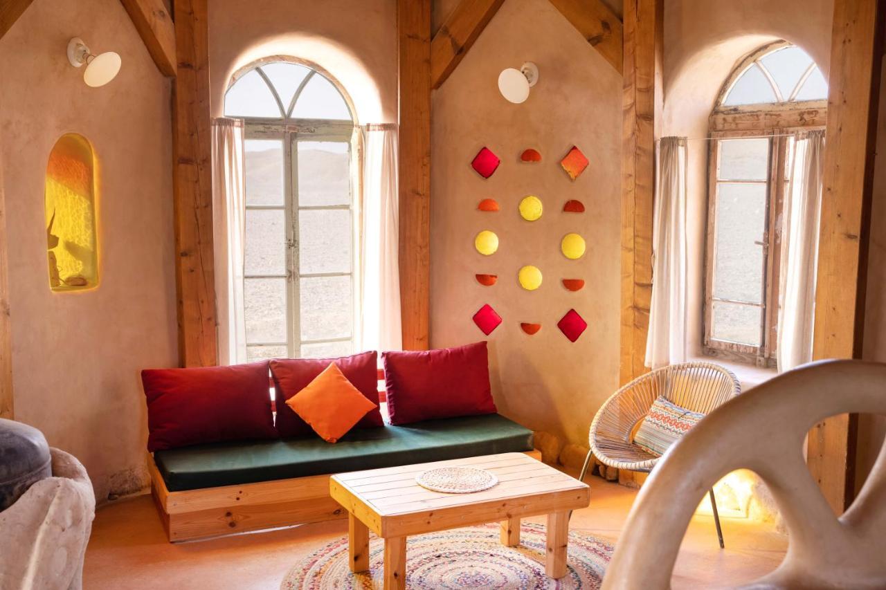 Desert Days Mud Cabin'S Resort Tzukim Bagian luar foto
