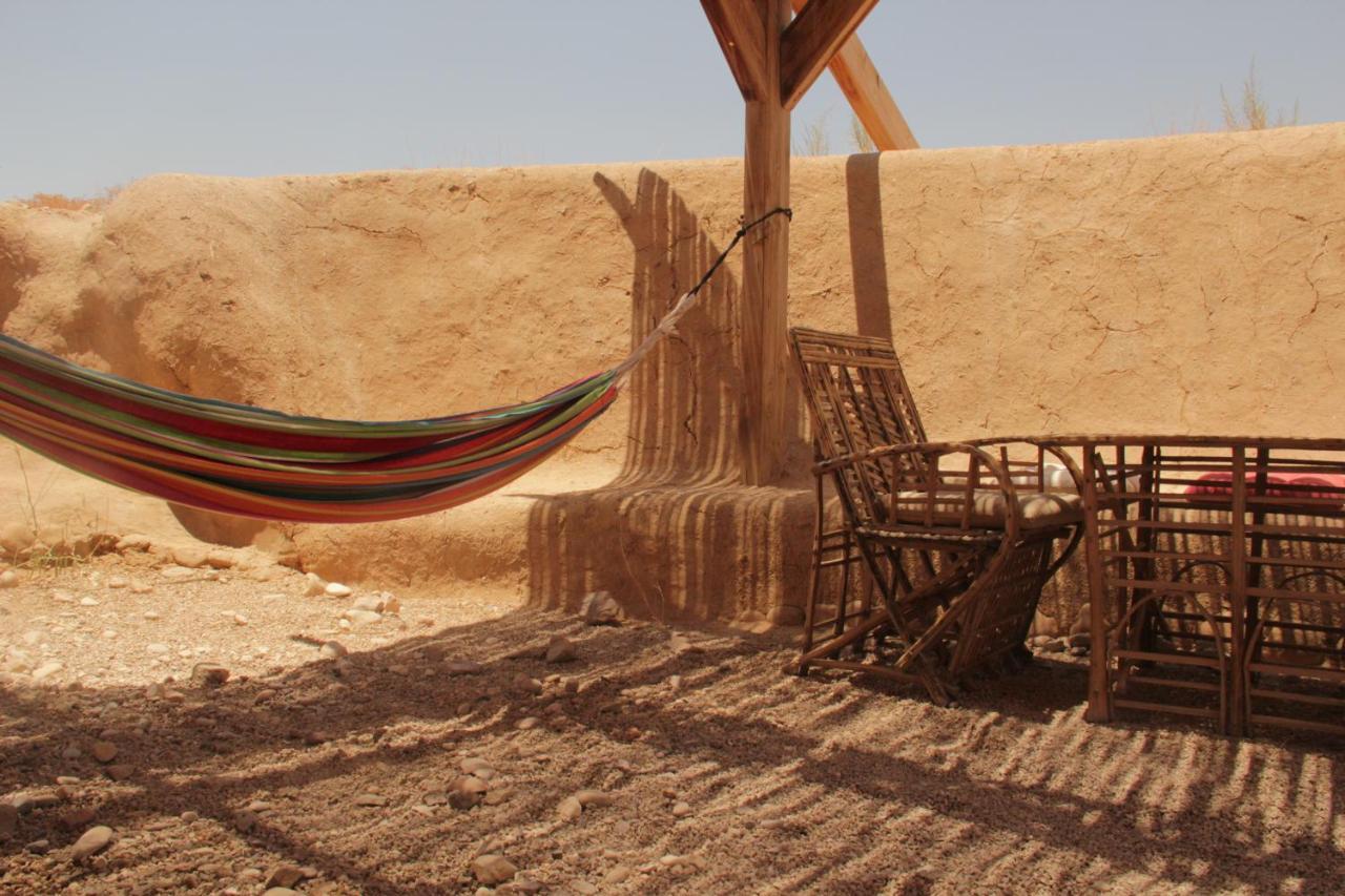 Desert Days Mud Cabin'S Resort Tzukim Bagian luar foto