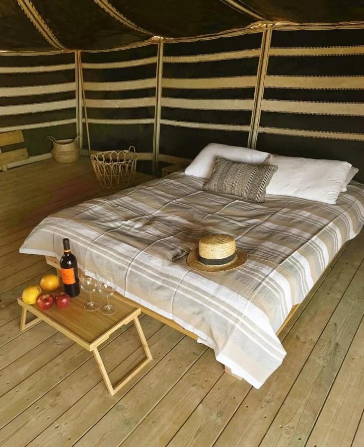 Desert Days Mud Cabin'S Resort Tzukim Bagian luar foto