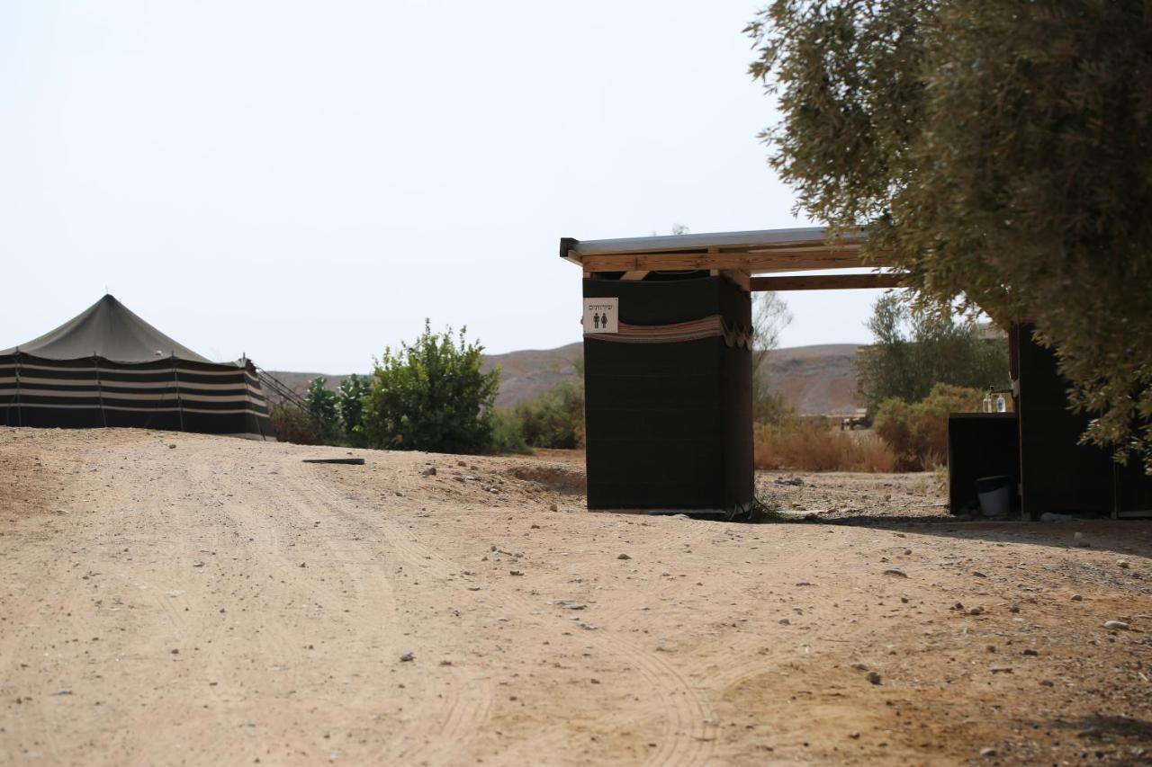 Desert Days Mud Cabin'S Resort Tzukim Bagian luar foto