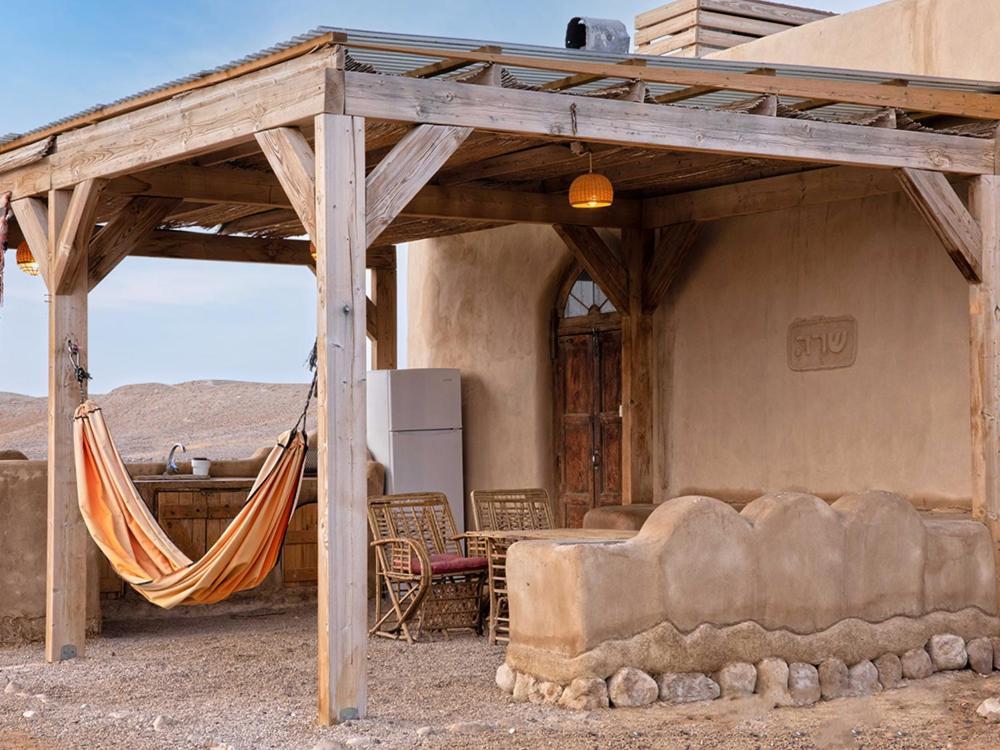 Desert Days Mud Cabin'S Resort Tzukim Bagian luar foto