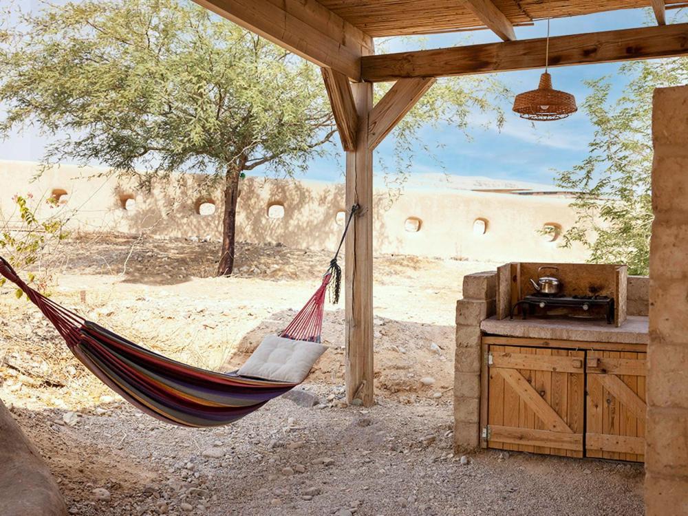 Desert Days Mud Cabin'S Resort Tzukim Bagian luar foto