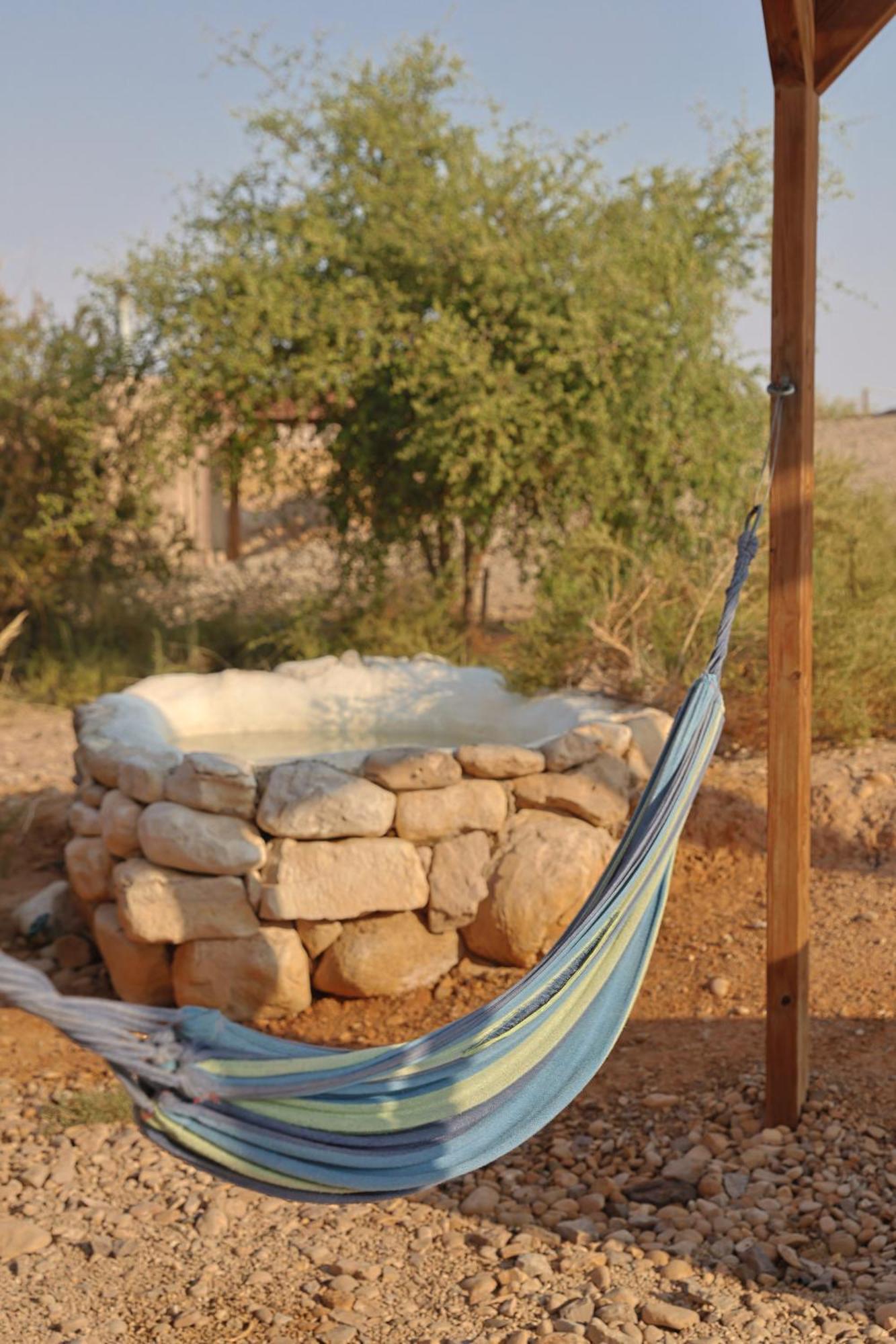 Desert Days Mud Cabin'S Resort Tzukim Bagian luar foto