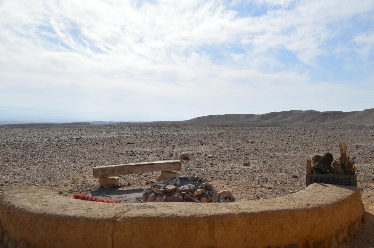 Desert Days Mud Cabin'S Resort Tzukim Bagian luar foto