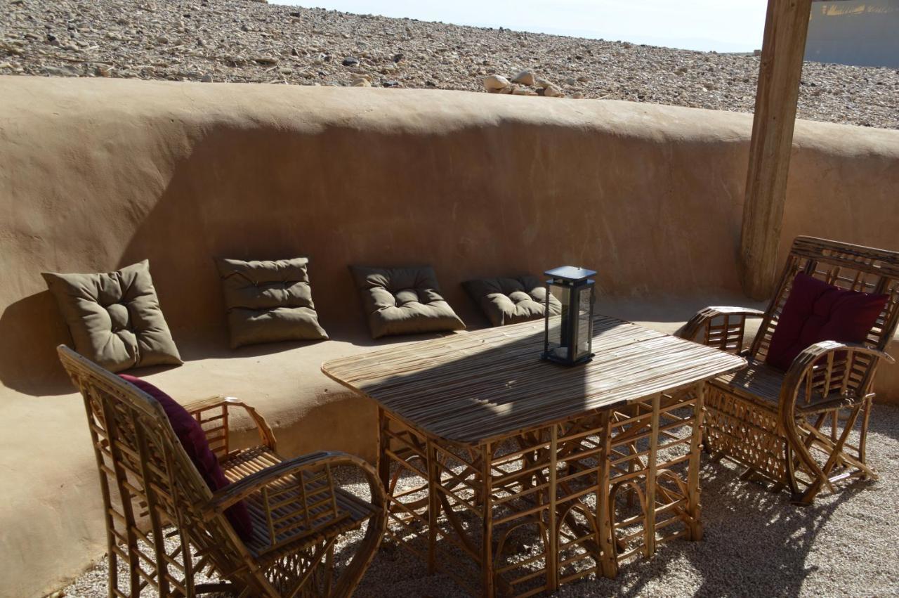 Desert Days Mud Cabin'S Resort Tzukim Bagian luar foto