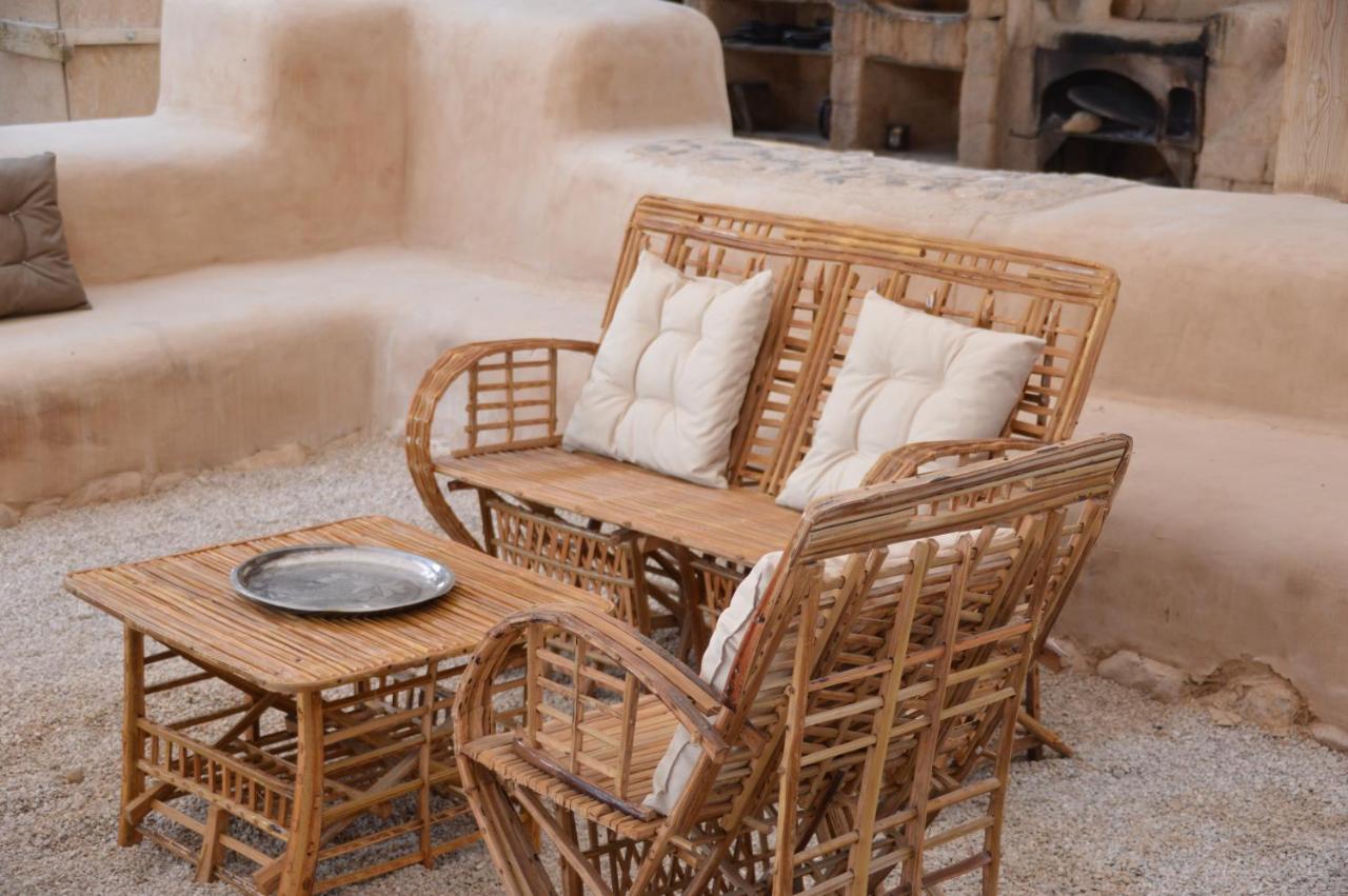 Desert Days Mud Cabin'S Resort Tzukim Bagian luar foto